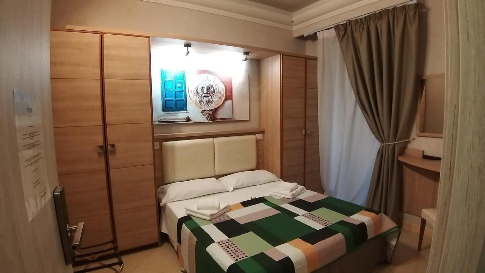 Spqr House Bed and breakfast Roma